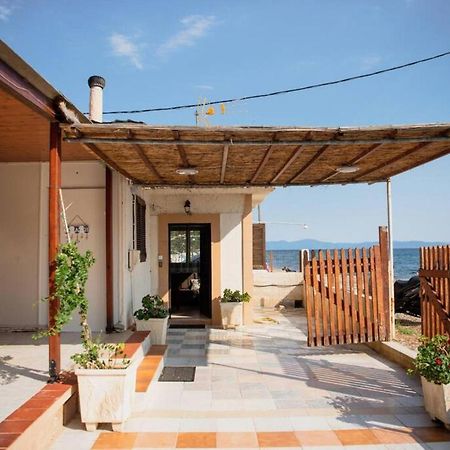 Karnagio Seafront Villa Káto Lekhónia Bagian luar foto