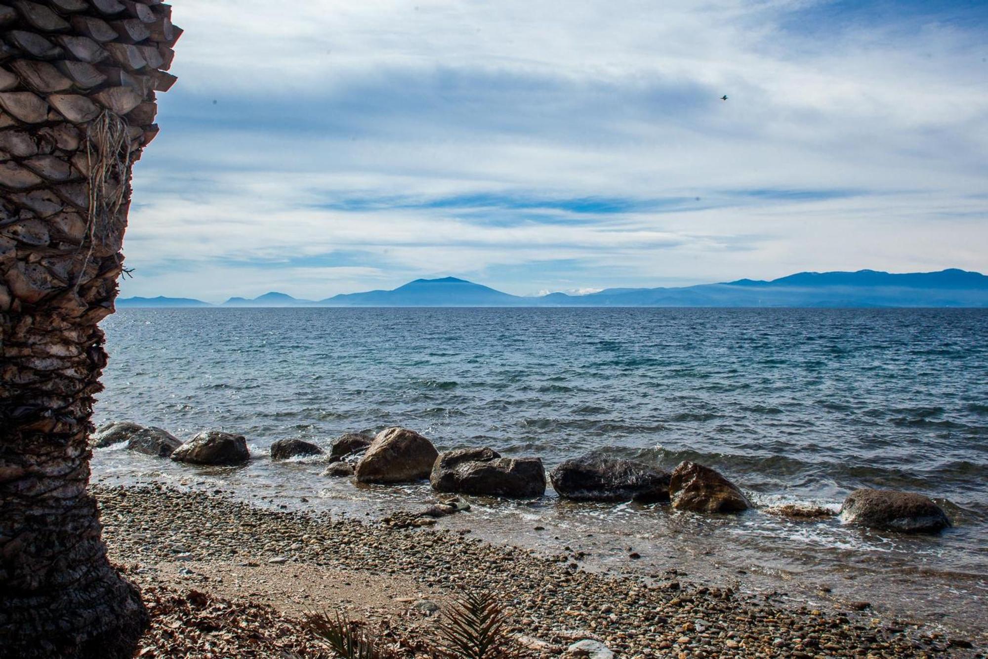 Karnagio Seafront Villa Káto Lekhónia Bagian luar foto
