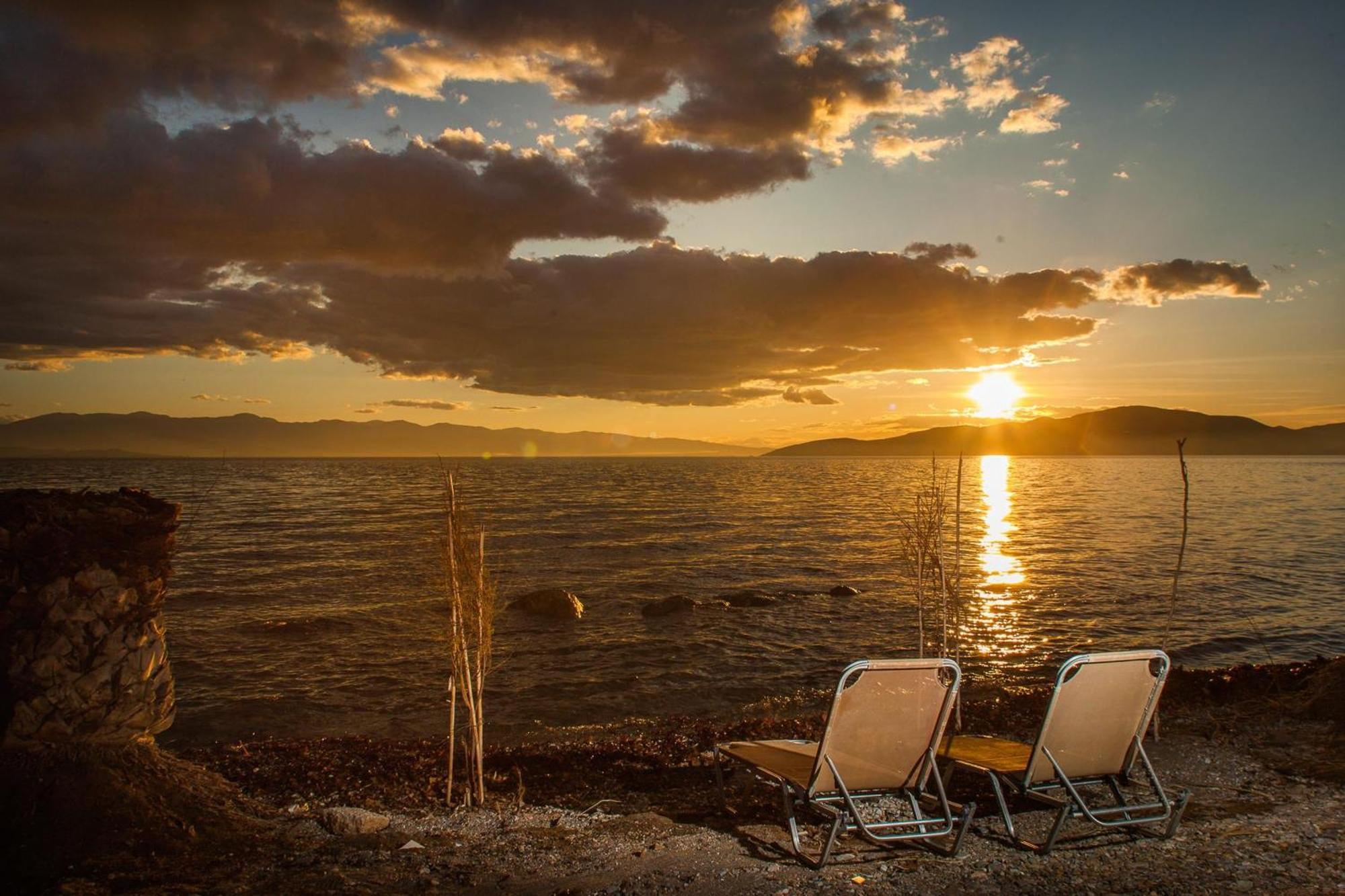 Karnagio Seafront Villa Káto Lekhónia Bagian luar foto