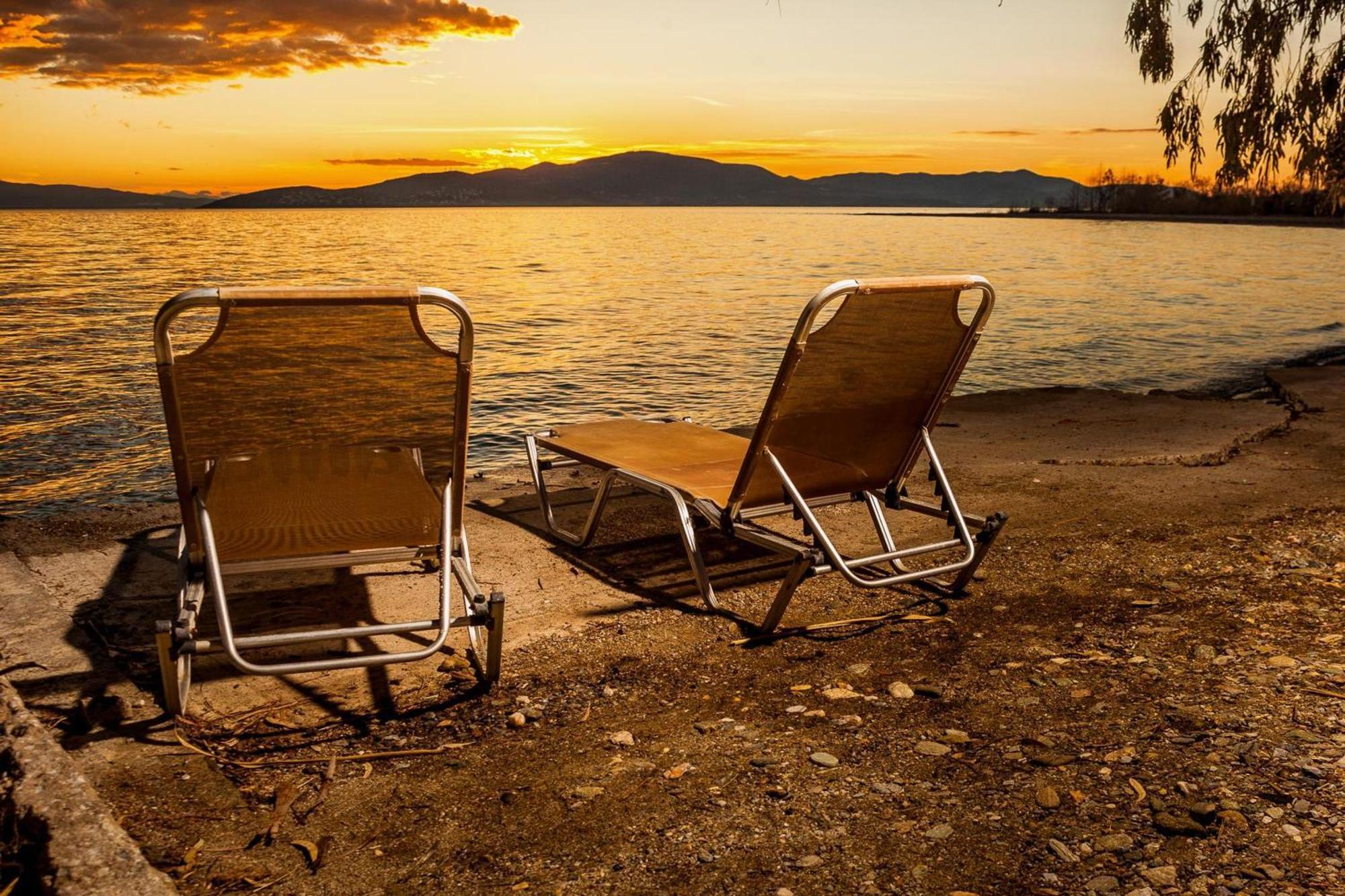 Karnagio Seafront Villa Káto Lekhónia Bagian luar foto