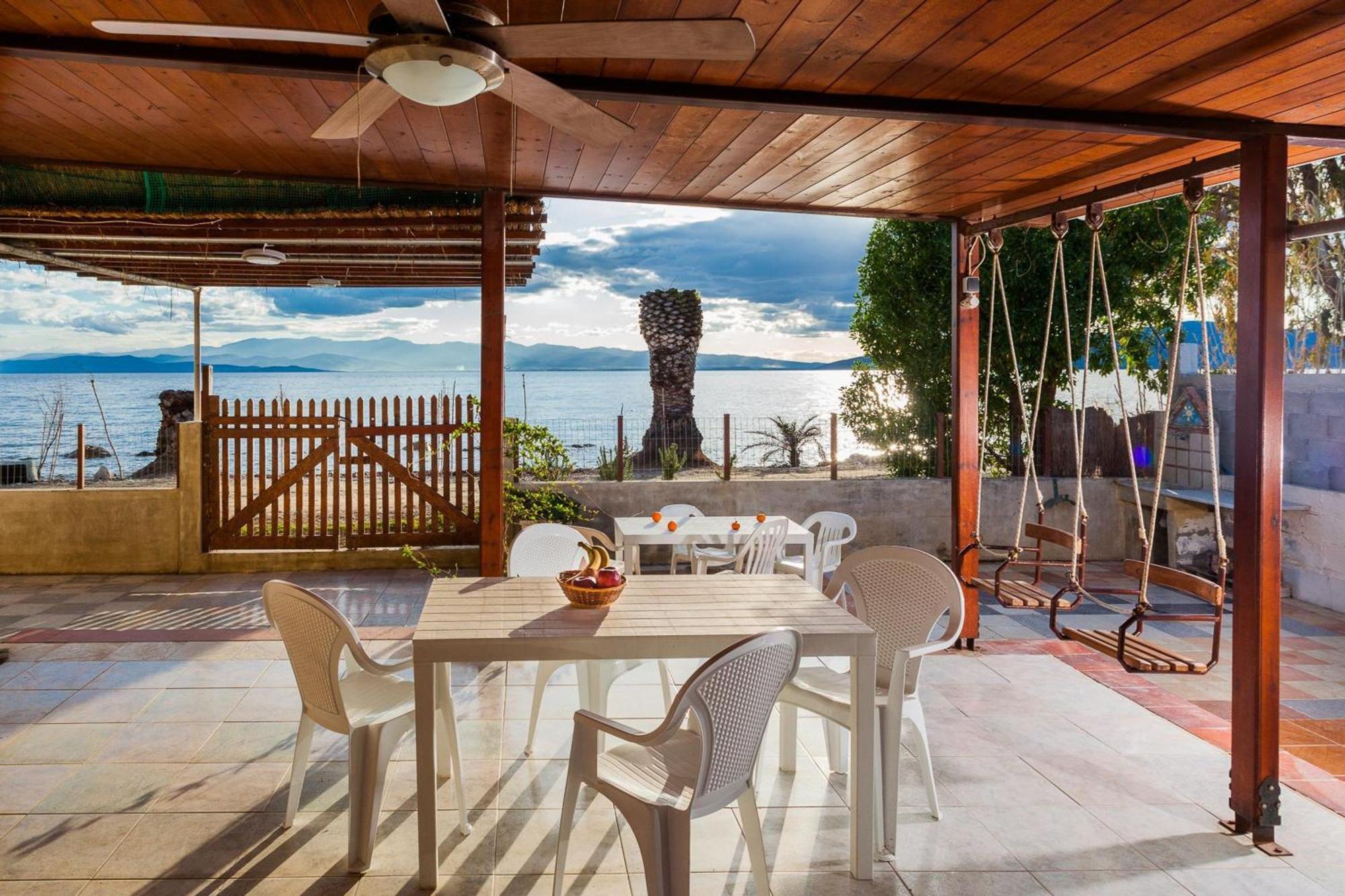 Karnagio Seafront Villa Káto Lekhónia Bagian luar foto